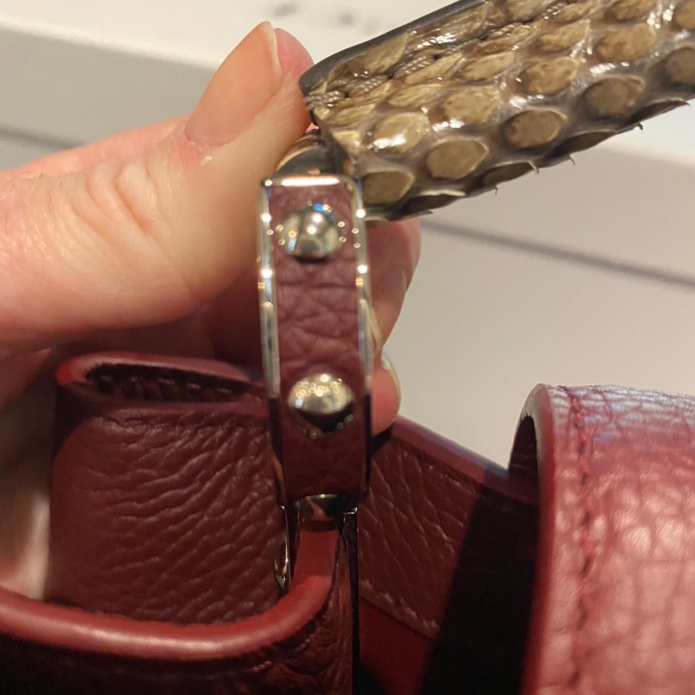 ❗️SOLD❗️💯% Auth LV Capucines MM python handle - Picture 10 of 16